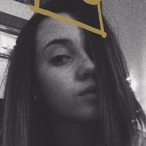 Meet your Posher, Mia